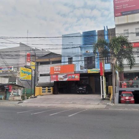 Hotel Syariah Tremigo Guesthouse Cirebon Exterior photo