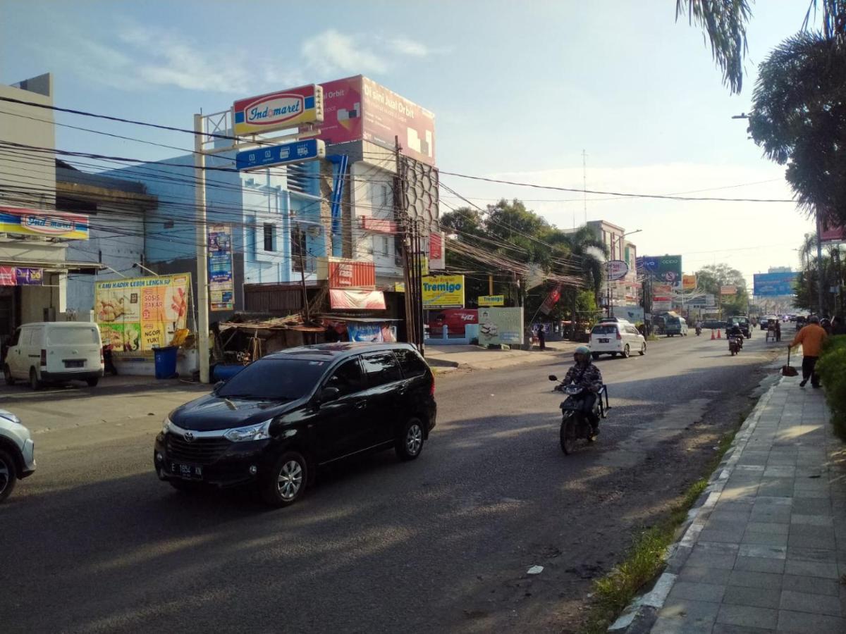 Hotel Syariah Tremigo Guesthouse Cirebon Exterior photo