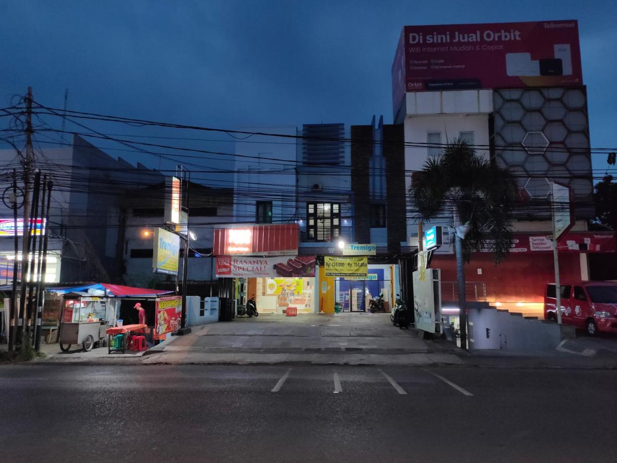 Hotel Syariah Tremigo Guesthouse Cirebon Exterior photo