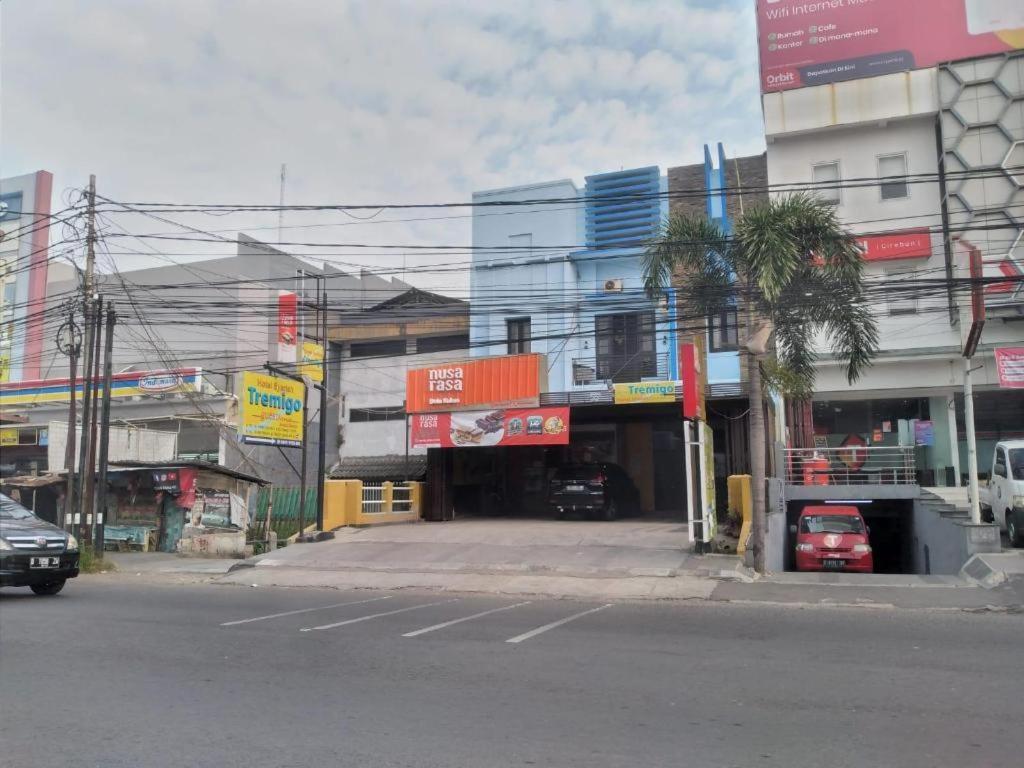 Hotel Syariah Tremigo Guesthouse Cirebon Exterior photo