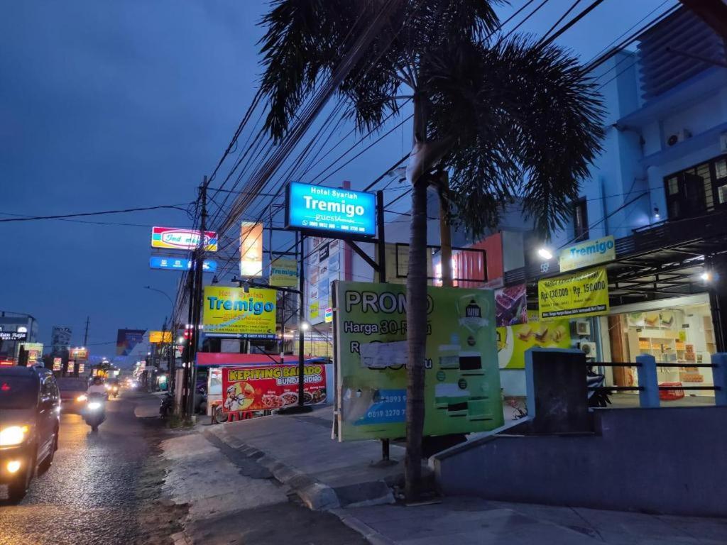 Hotel Syariah Tremigo Guesthouse Cirebon Exterior photo