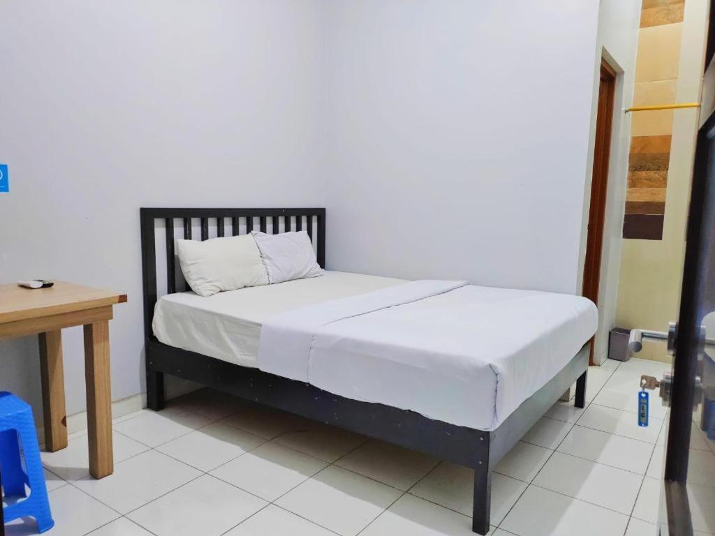 Hotel Syariah Tremigo Guesthouse Cirebon Exterior photo