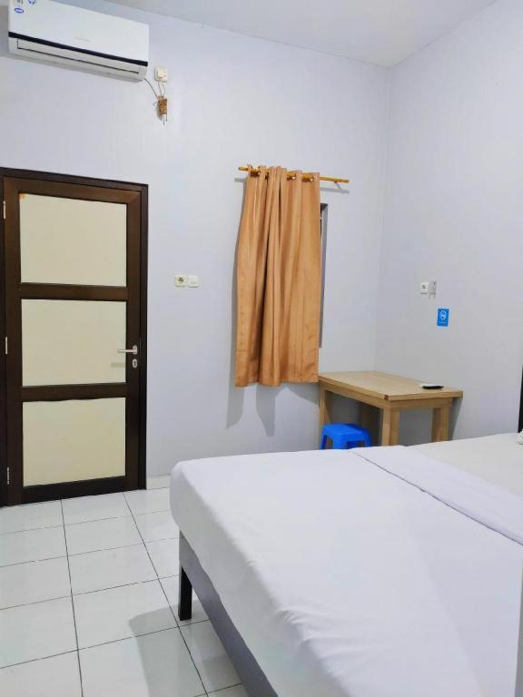Hotel Syariah Tremigo Guesthouse Cirebon Exterior photo